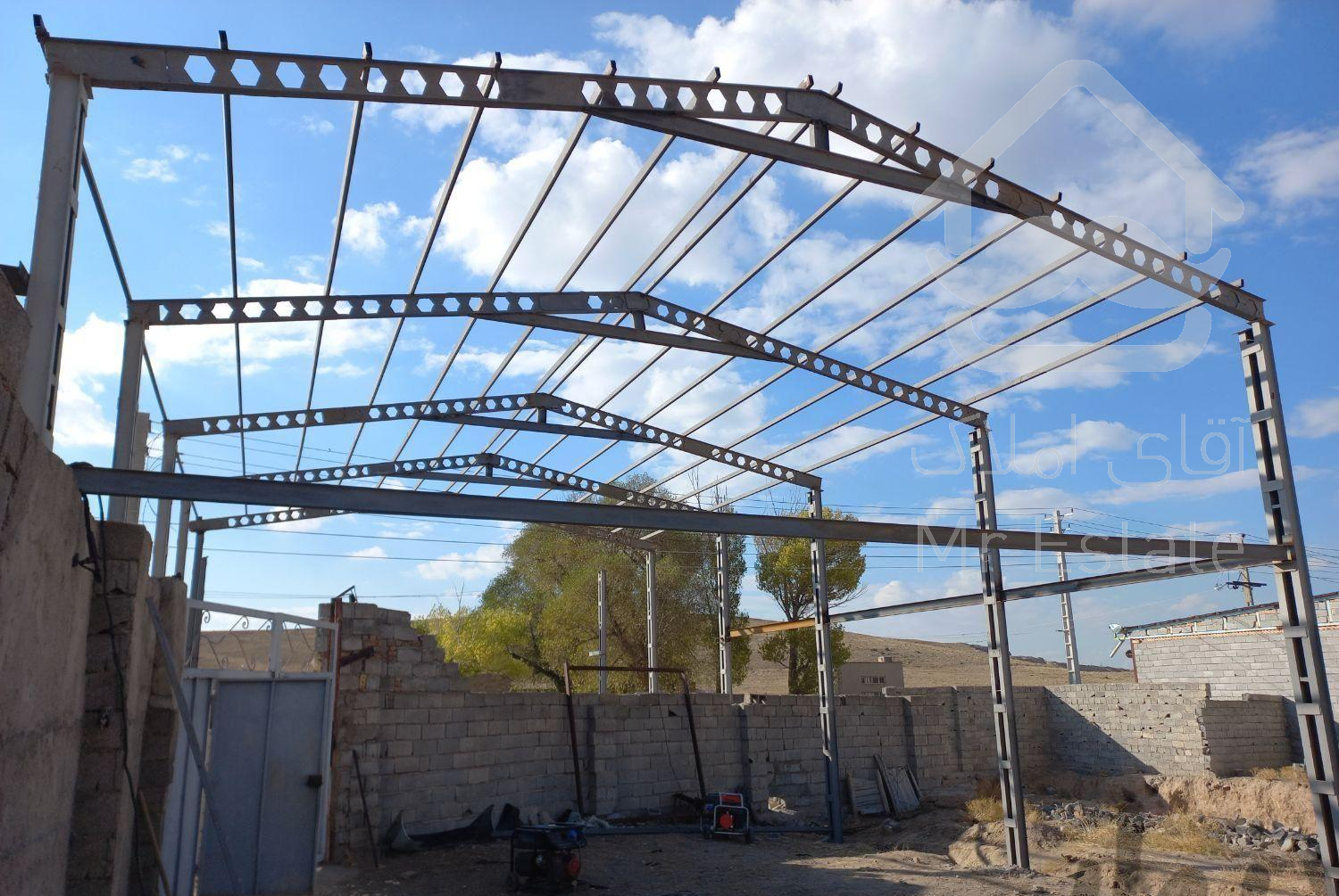 جوشکاری‌ سیار‌ اسکلت‌ بندی‌شیروانی‌ با‌اکیب‌ مجرب