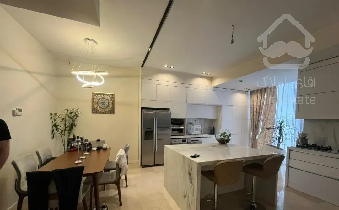 172 مـتـر در محـمودیـه / مشاعات فعال / مـدرن