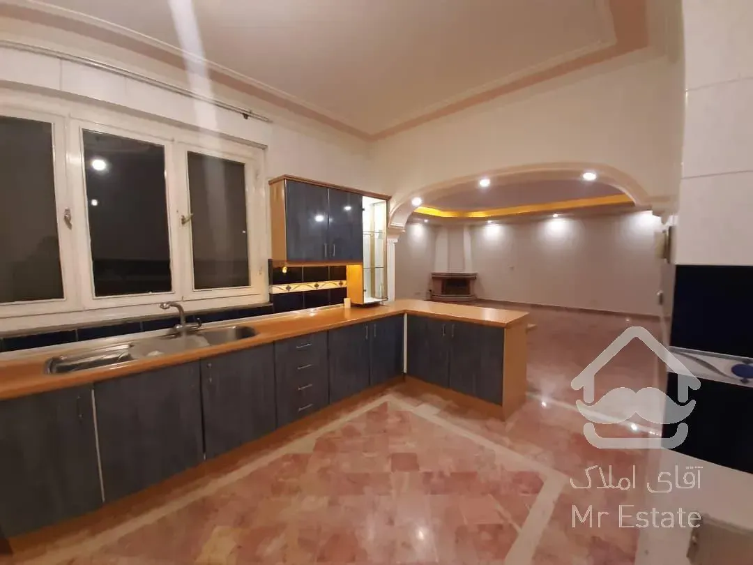 آپارتمان ۱۵۸ متری/۳خوابه/فول بازسازی شده/فول امکانات/میرعلی.