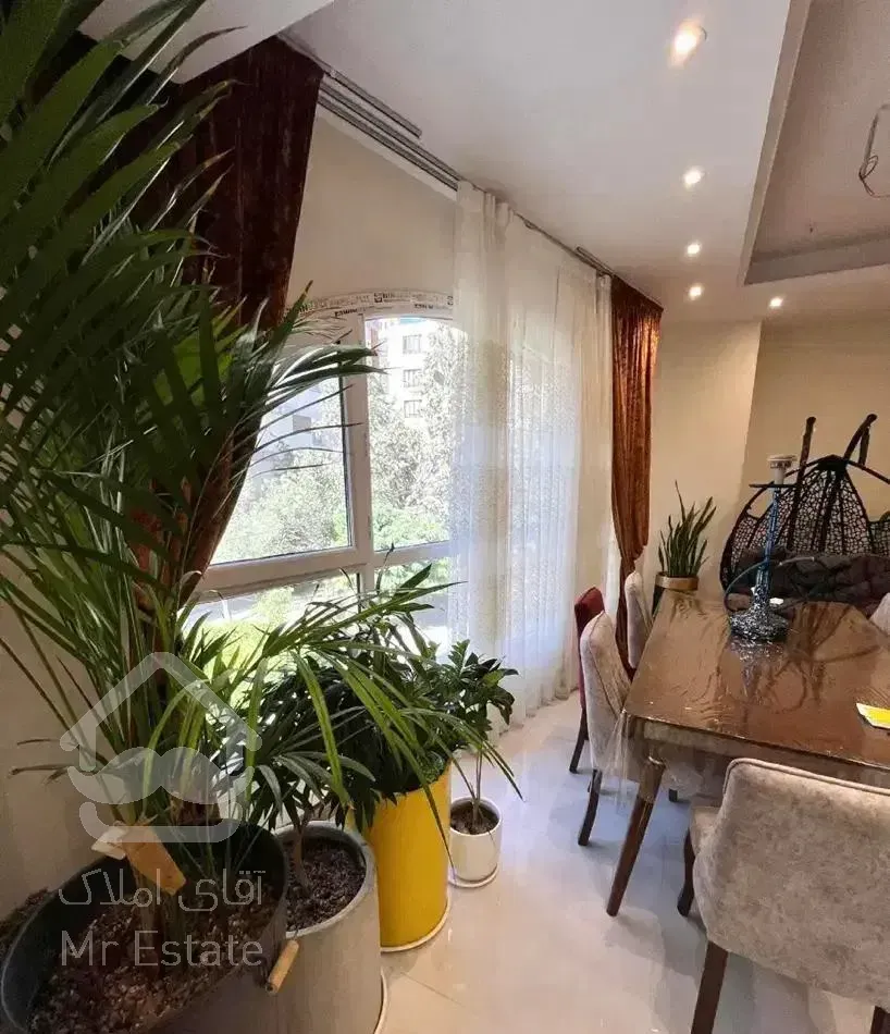 واحد ۱۰۸متری/غرق نور/سالن بزرگ/برج‌برند