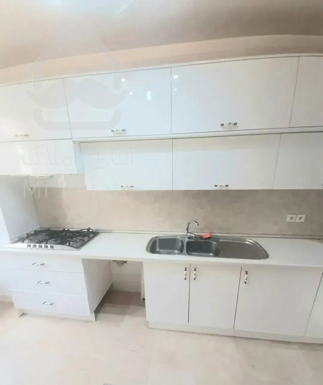 ۱۷۰ متر بازسازی شده طبقه ۲ پارکینگ و انباری خ ششم