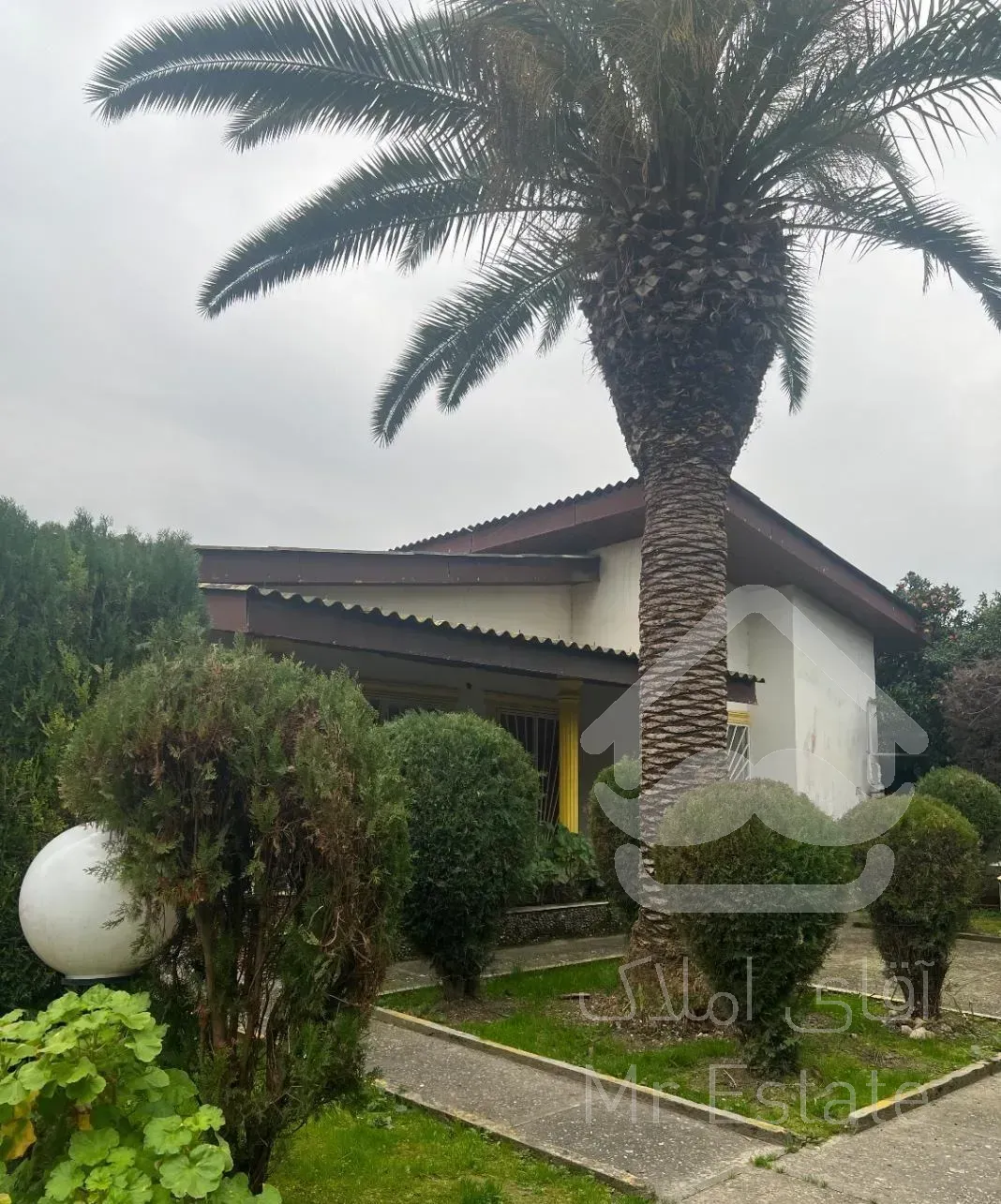 فروش ۳۷۵ متر ویلا مسکونی داخل شهرک