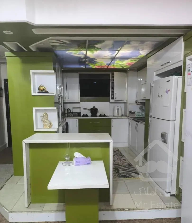 فروش آپارتمان ۱۰۵ متری *نادری غربی*