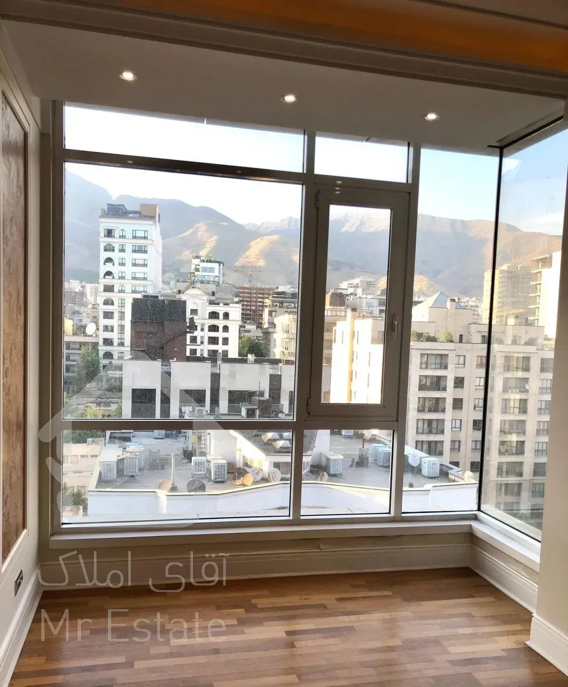 ۲۶۰متر/فرمانیه شرقی/۴خواب/ویوو دار/فول مشاعات