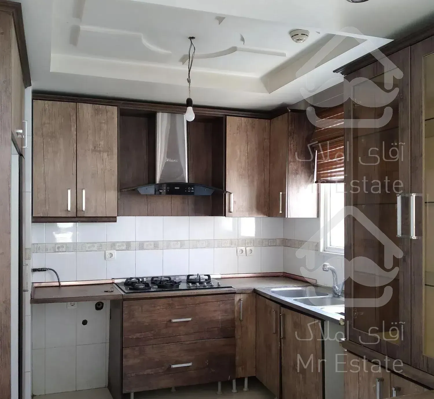 ۱۴۰ متر سه خواب فول امکانات ویو مستقیم دریاچه