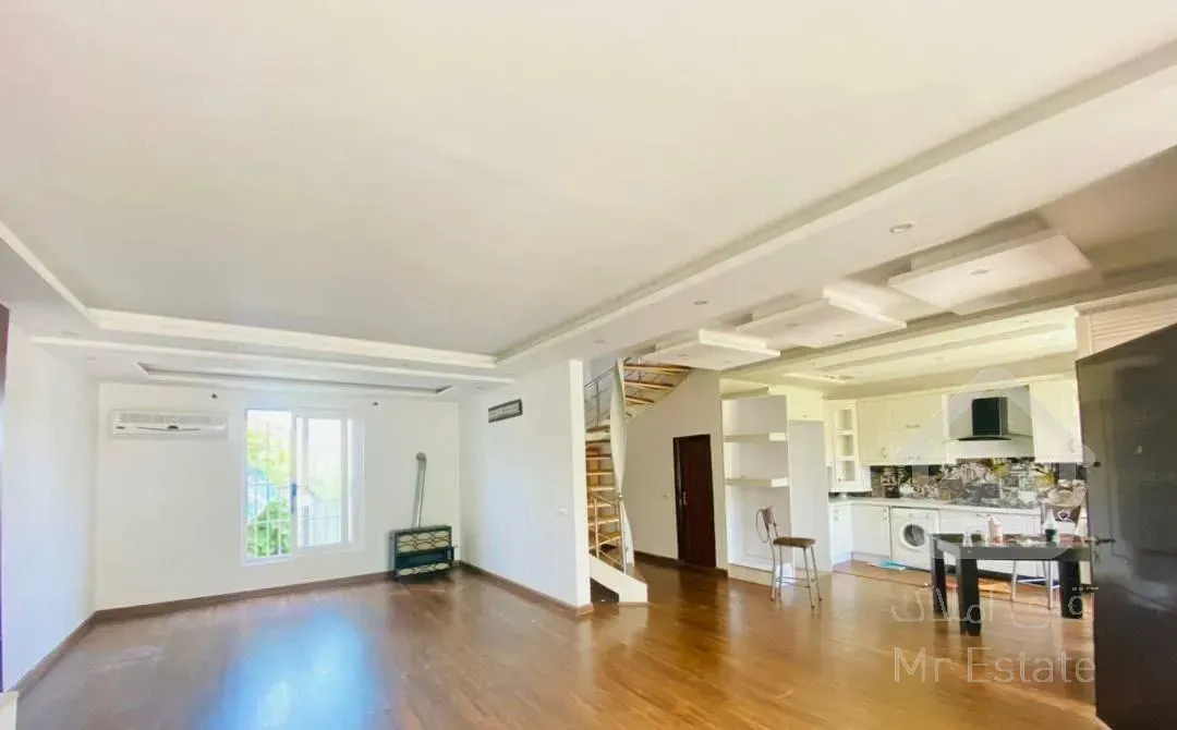 ویلا باغچه دوبلکس ۲۸۰ متر شهرکی سندتکبرگ