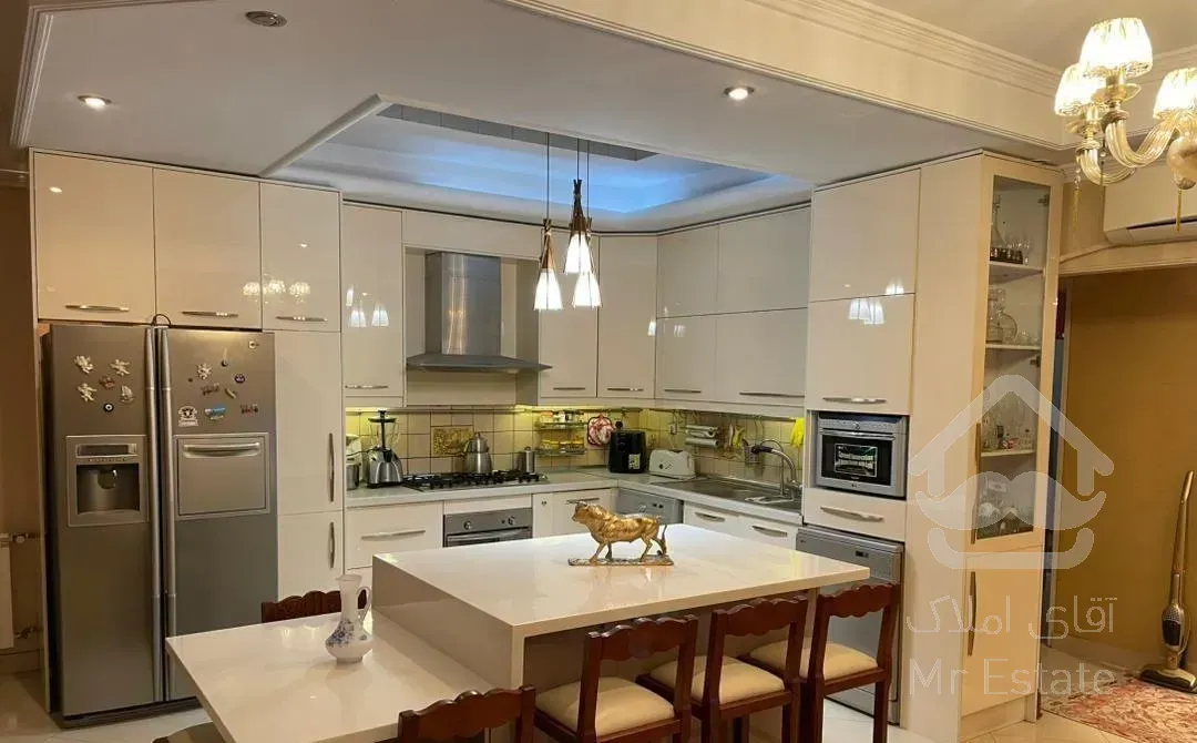 فروش آپارتمان ۱۹۰ متری ۳ خوابه در گاندی