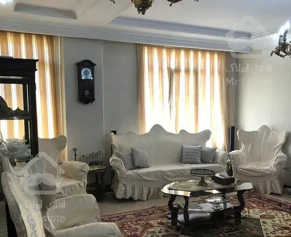 ۹۵متر/صادقیه بلوار گلاب /با حیاط خلوت اختصاصی