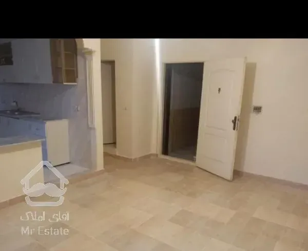 ۲۰ متری انقلاب زنبق ۳