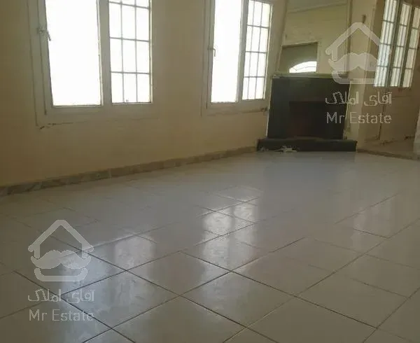 واحد حدود۶۰متری در چهارباغ غربی