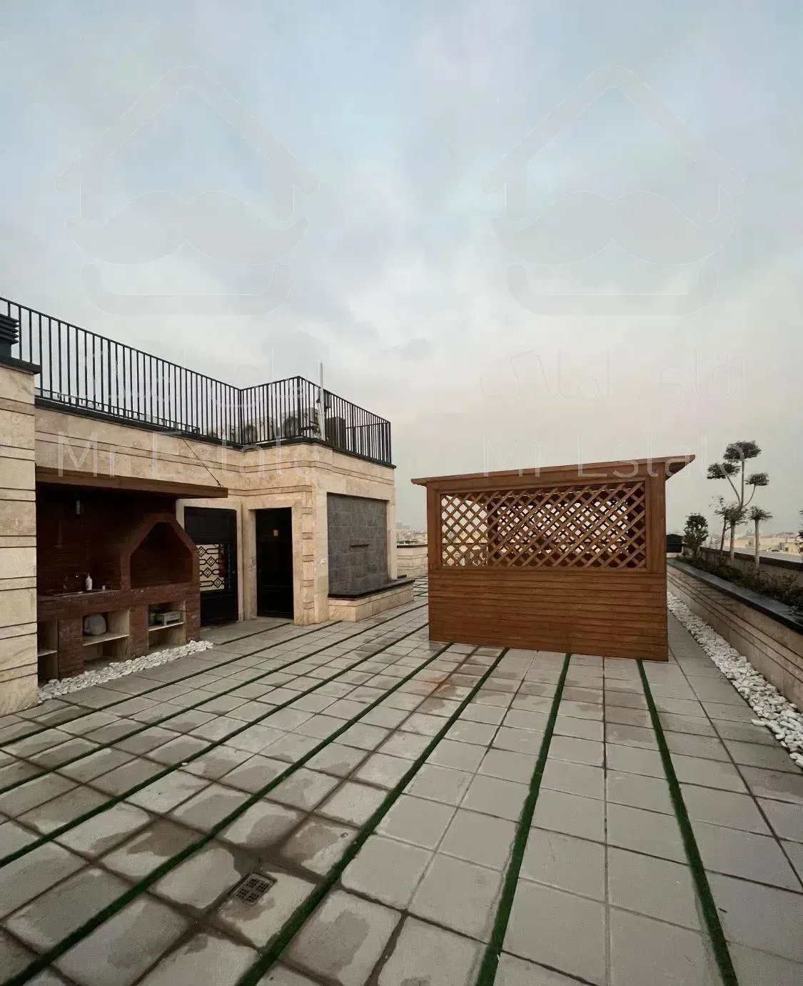 * خواجه عبدالله ۱۰۲متر' نوساز - ۲پارکینگ سندی *