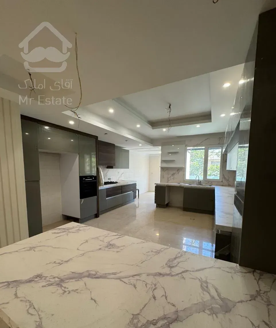 فروش آپارتمان ۲۵۰ متری ۳ خوابه در فرمانیه