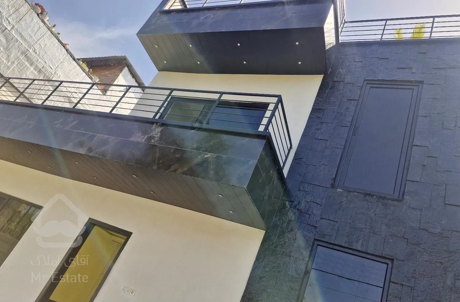 ویلا۲۶۰متری سه خواب،مستر،روف گاردن،نقدوتهاتر