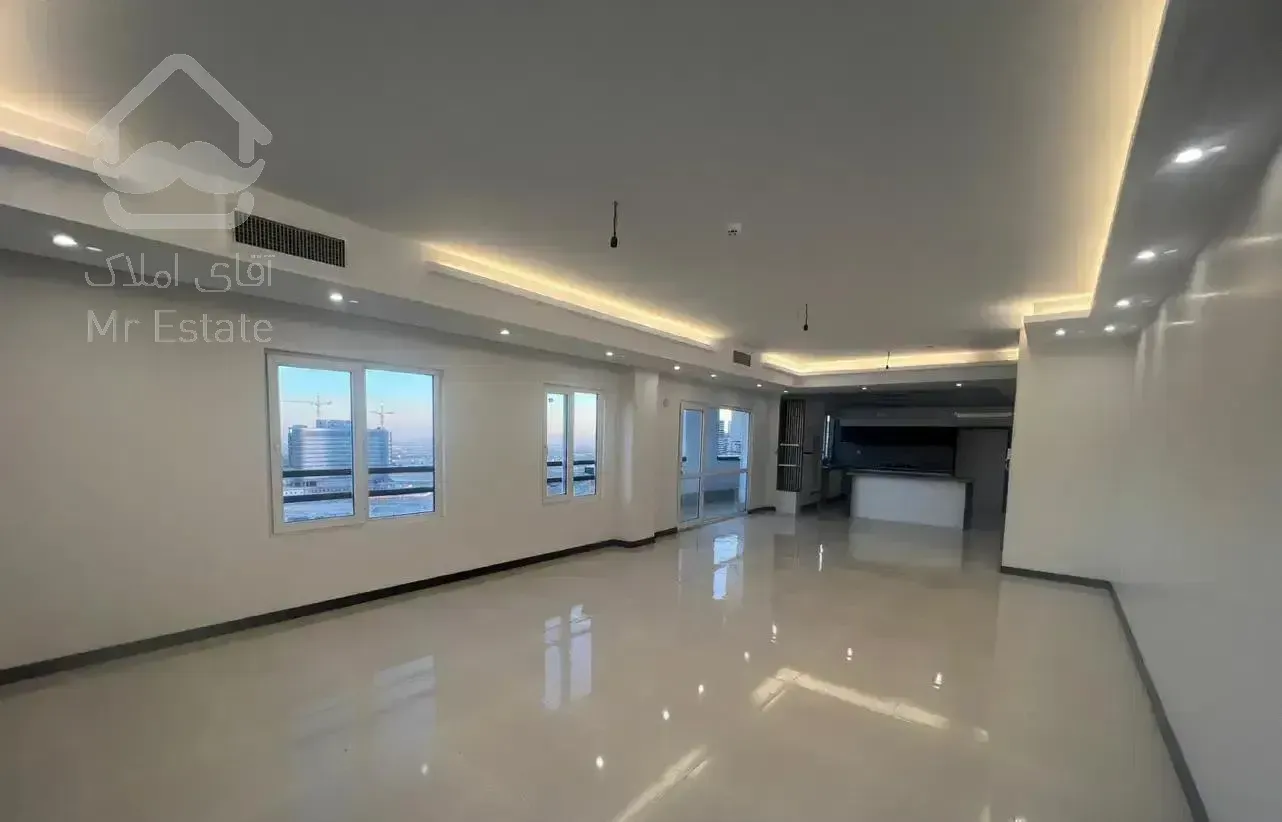 آپارتمان۲۰۰متری/ویو۳۶۰درجه/کلیدنخورده/مستر/۳خواب