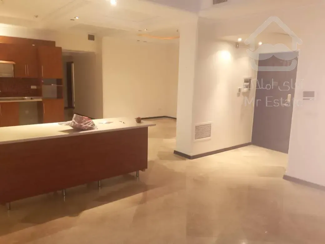 اجاره و رهن آپارتمان زعفرانیه 210  متر شیک