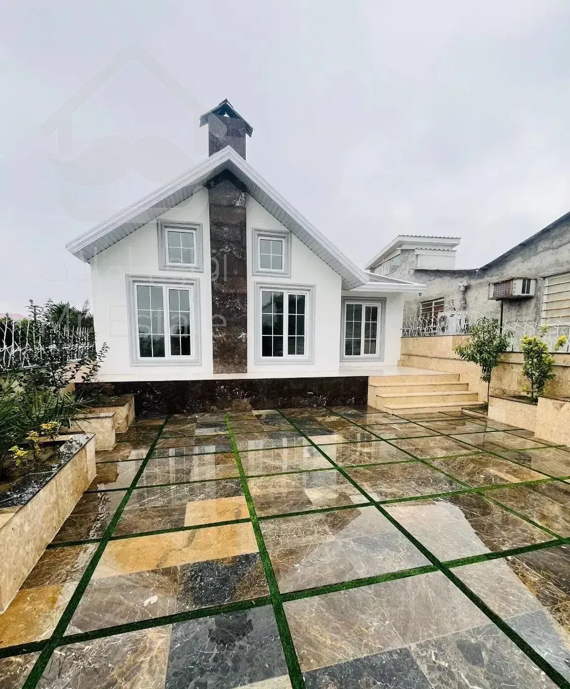 ویلا 300 متری/ سندششدانگ/ استخرداخلی