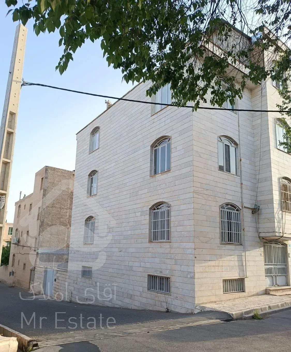 فروش 108متر آپارتمان غرق نور ط اول