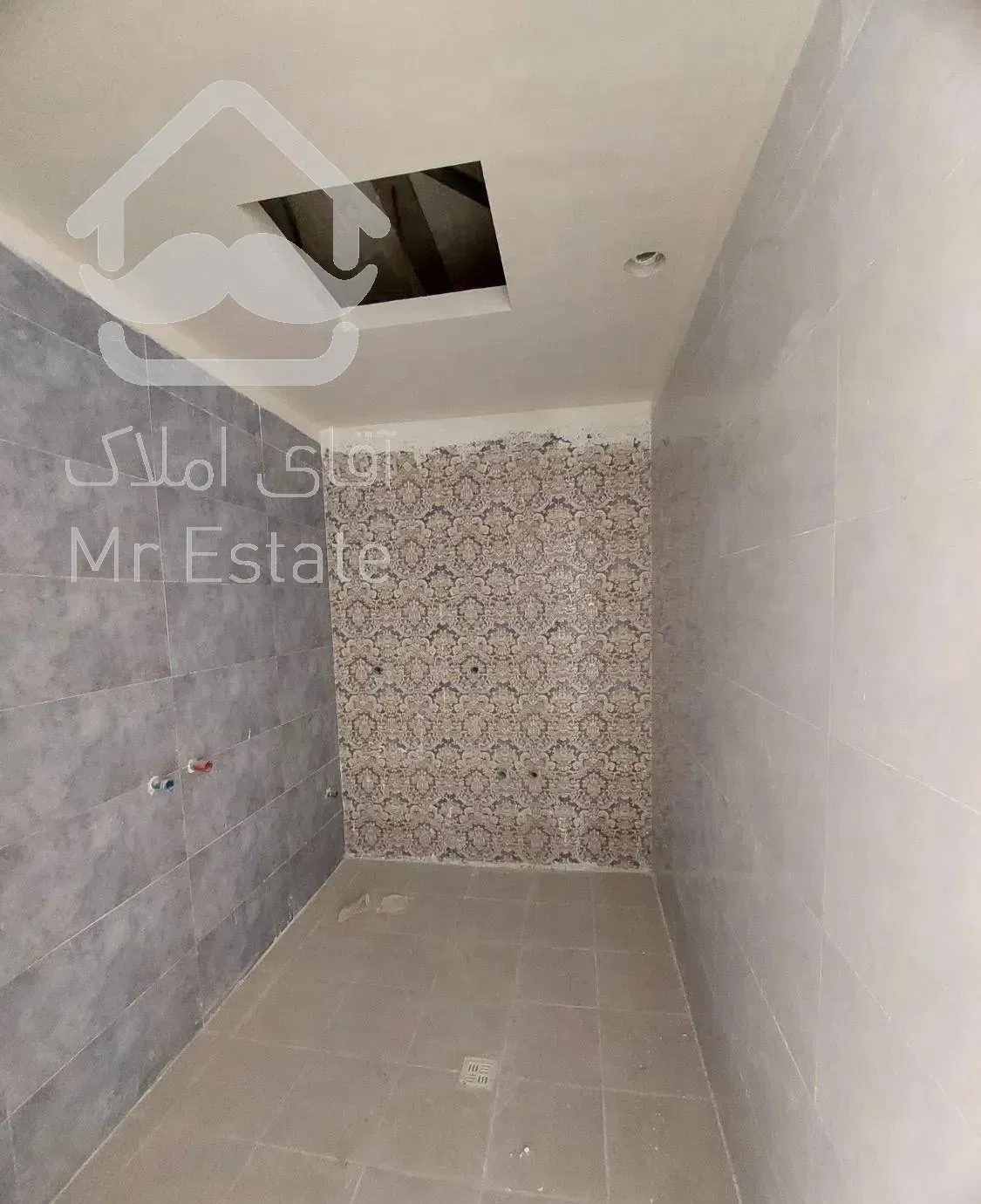 ۱۱۰متر دو خواب(نوساز)فول سراج کاشانی اوقاف سه نبش