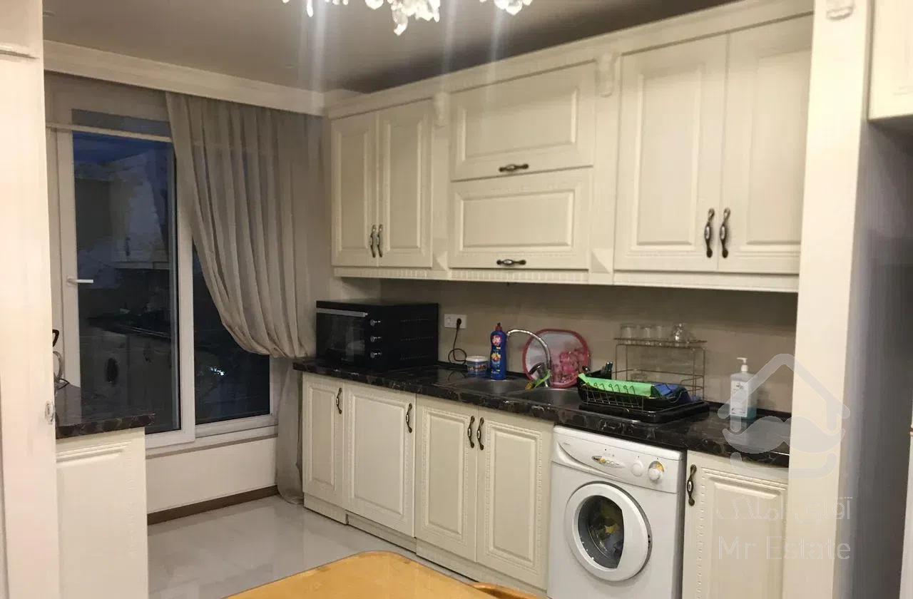 ۱۰۱ مترو نیم آپارتمان  شمال ستارخان