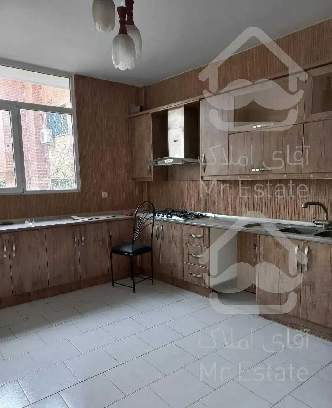 ۳۰۰ متر ویلایی قیطریه حیاط در اختیار ۵ پارکینگ