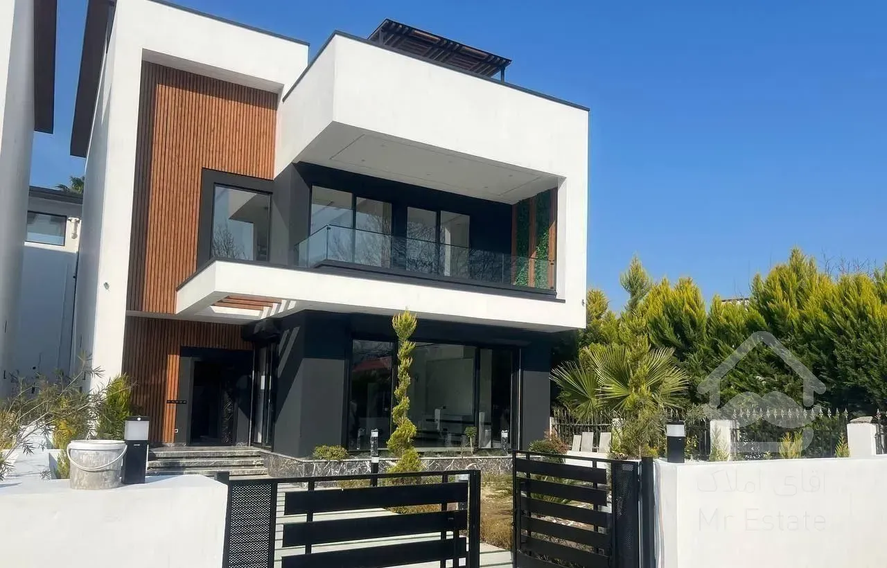 ویلامدرن وهوشمند/منطقه برند/استخرجکوزی/روفگاردن