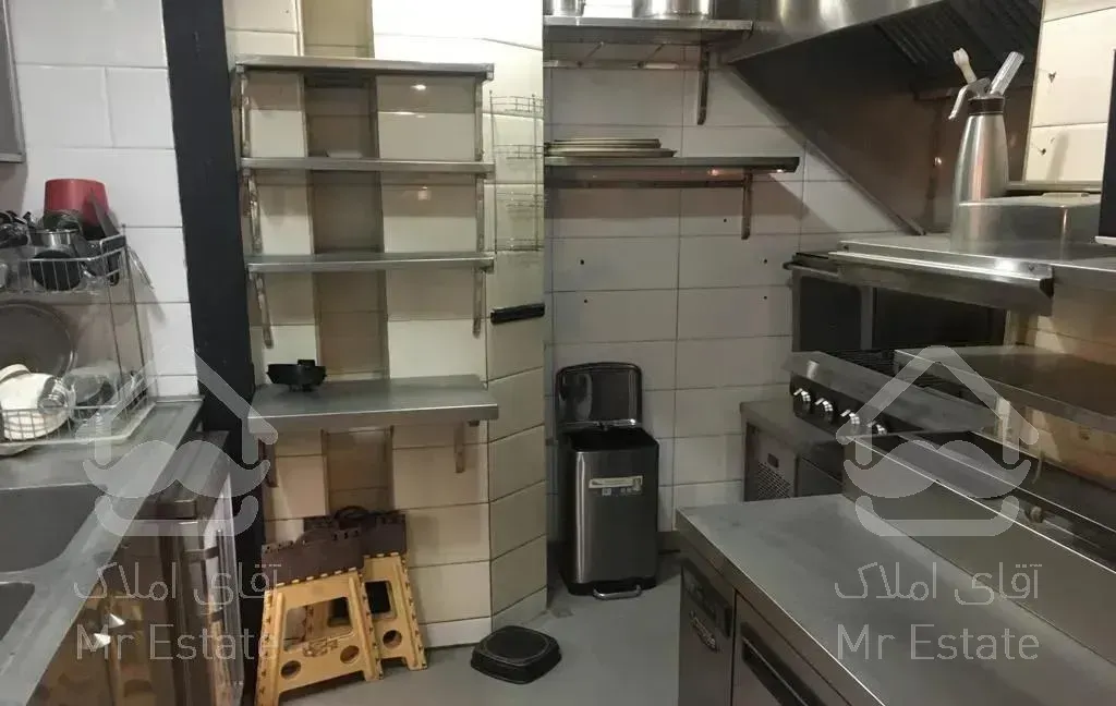 ۷۰ متر کف ۵۴ متر بالکن مناسب کافی شاپ