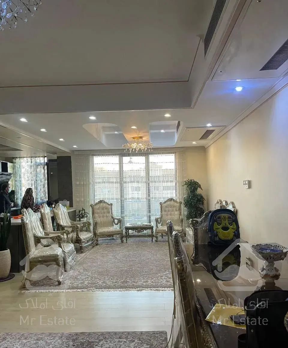 ۱۵۵متری/۳خواب/نورگیر/شریعتی