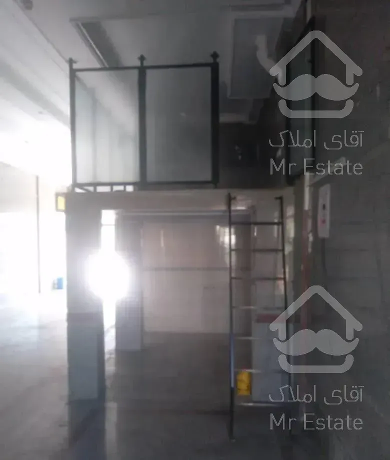 مغازه ۱۰۰ متر