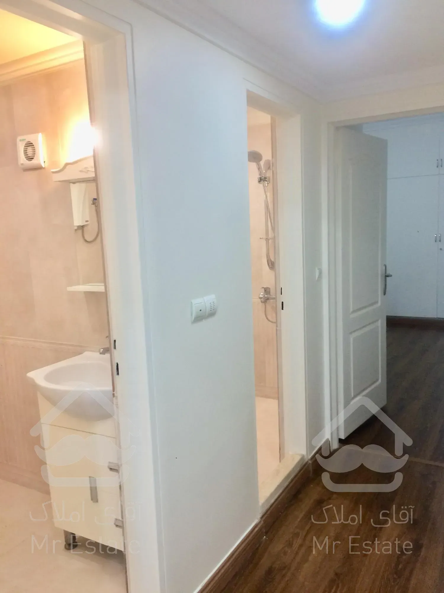 ۹۰ متر آپارتمان مسکونی واقع در اباذر گلدشت