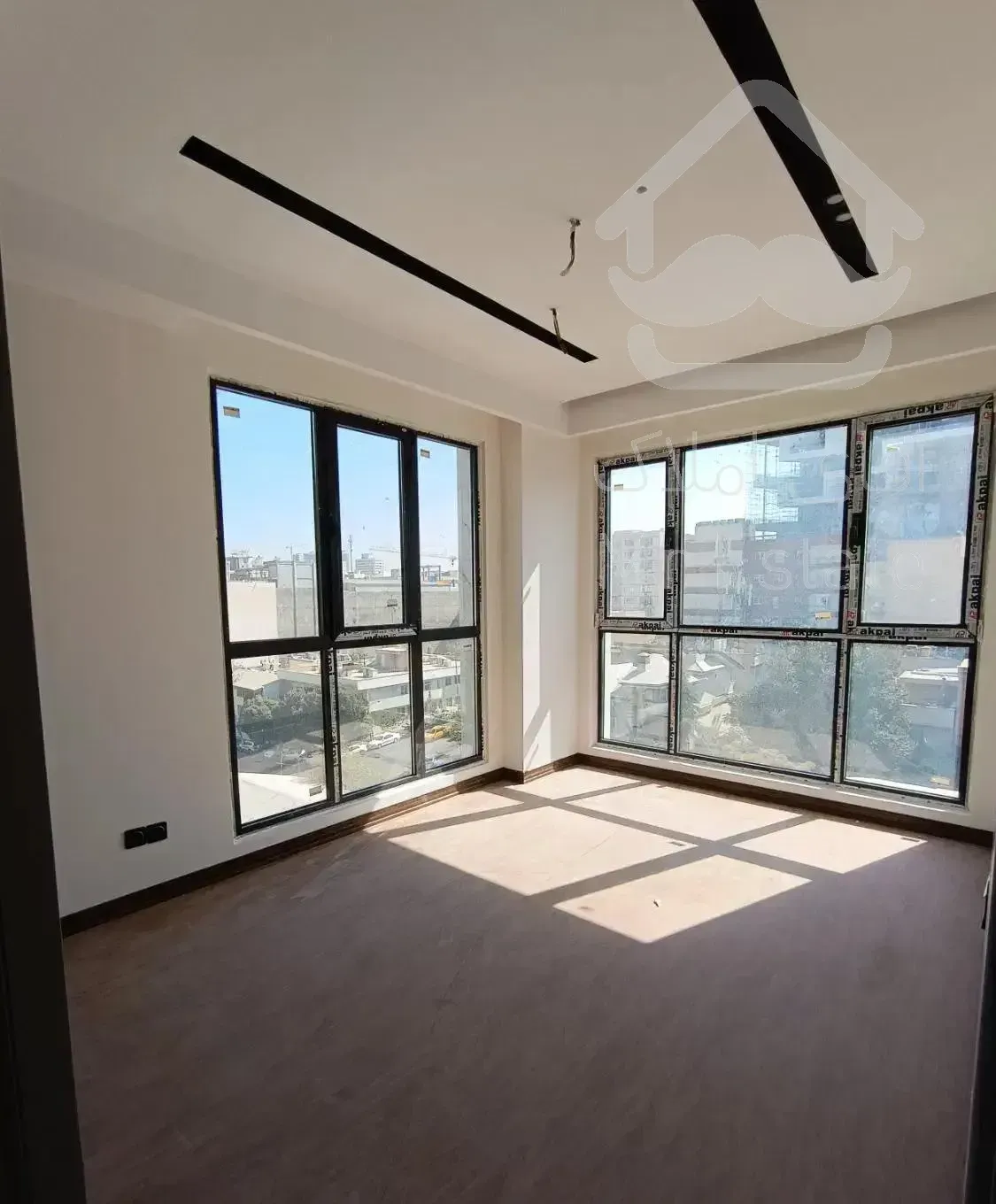 ملاصدرا ۱۳۰ متر۳ خواب آکواریوم نور/ ویو ابدی