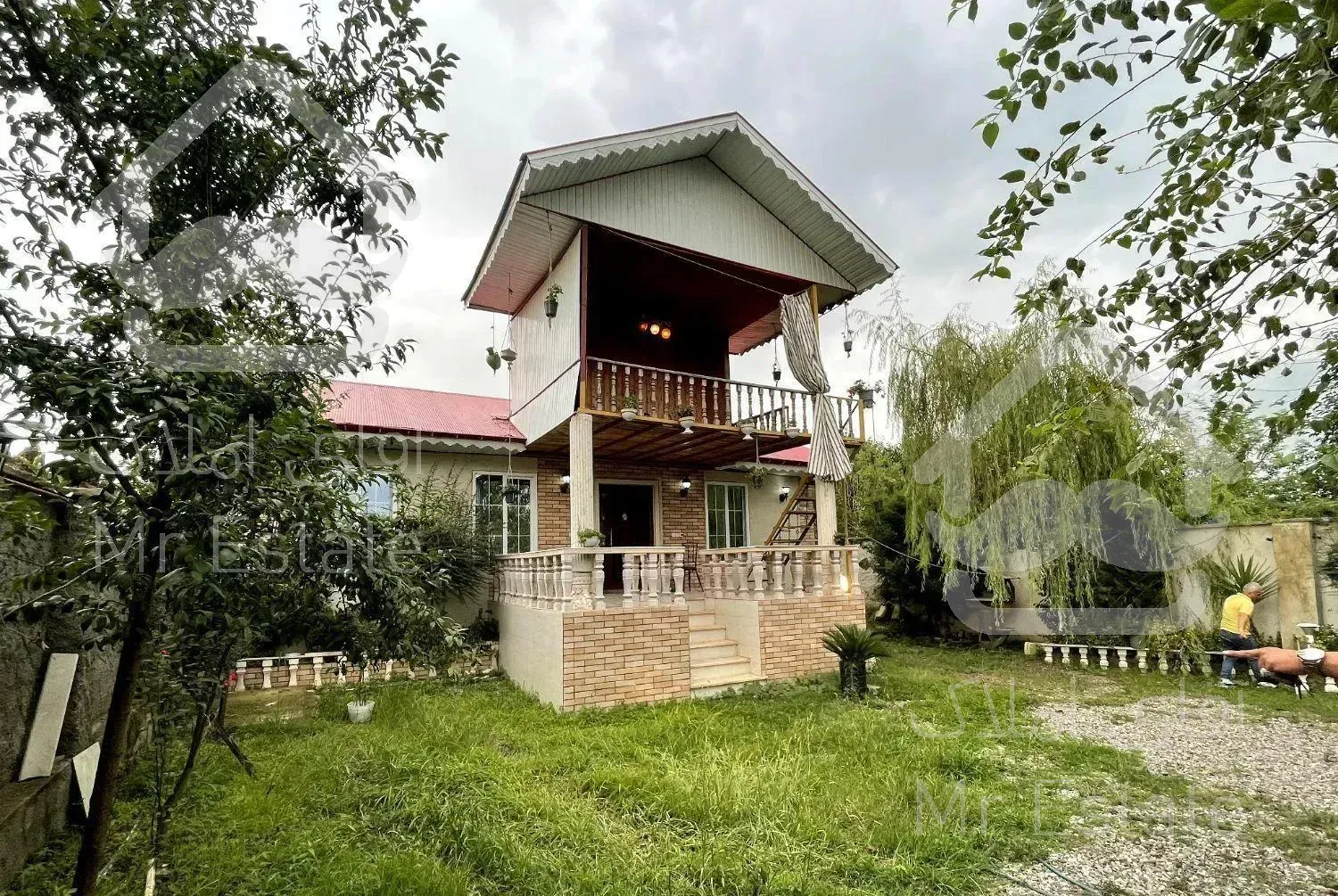 خانه ویلای ۳۵۰متر زمین ۱۲۰متربنا سندتک برگ