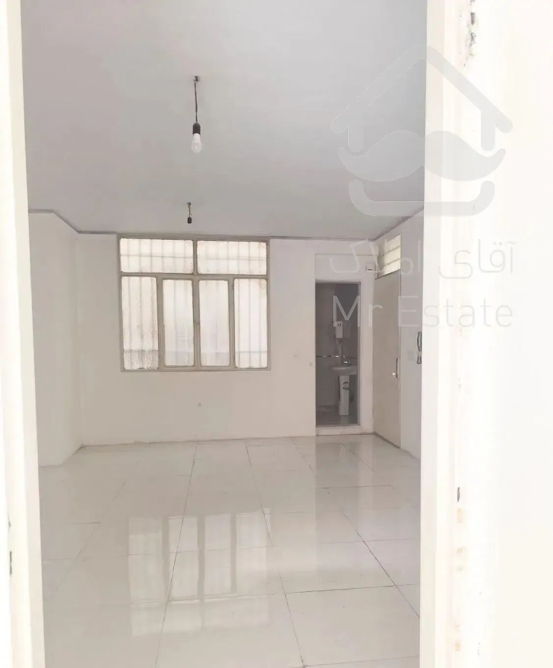 ۴۲ متر وحیدیه + انباری و ۱۰ متر پاسیو اختصاصی ط ۱