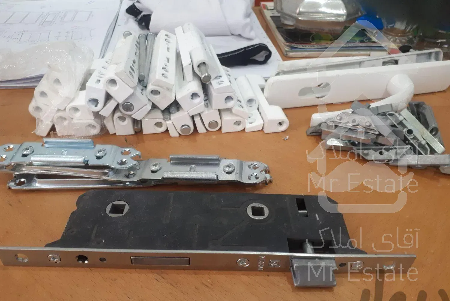 گروه تولیدی درب و پنجره و انواع شیشه و توری