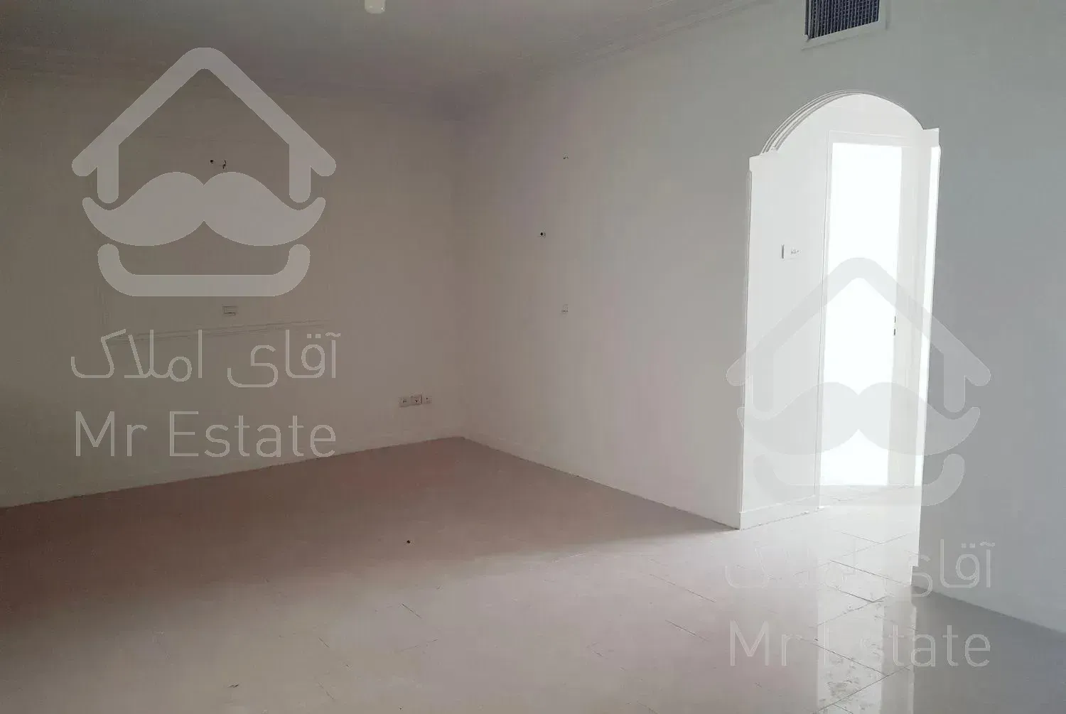 ۶۰ متر ، دو خوابه ، با پارکینگ