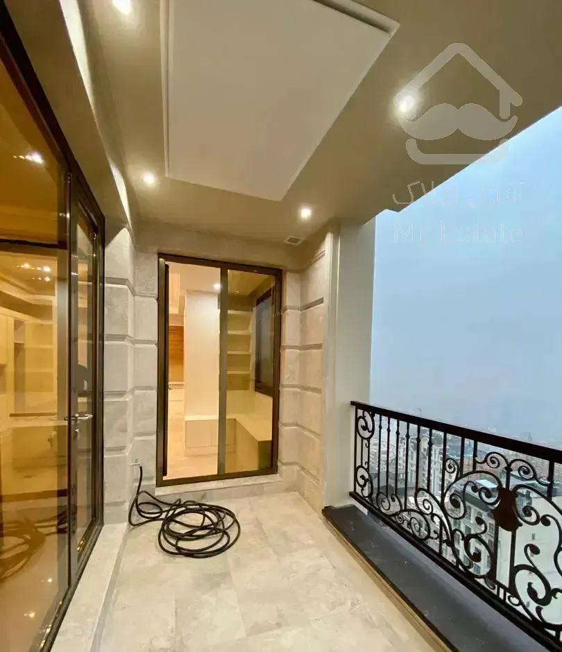 اپارتمان ۲۵۰ متر ۳ خواب دروس اکواریوم نور و ویو