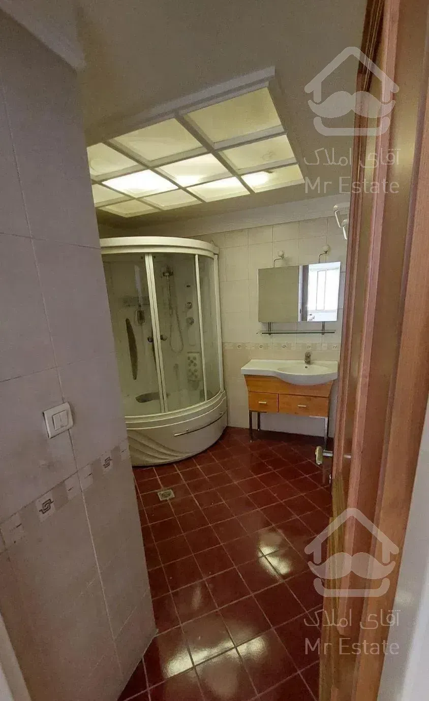 ۲۰۰ متر ۳خ نیاوران سه راه یاسر