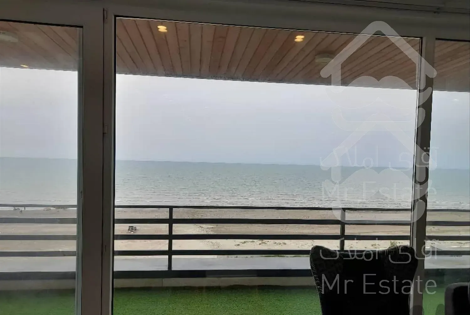 آپارتمانی سه خواب ساحلی