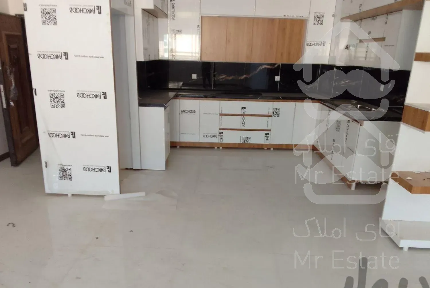 کاشی و سرامیک کاری چسبی و دوغابب