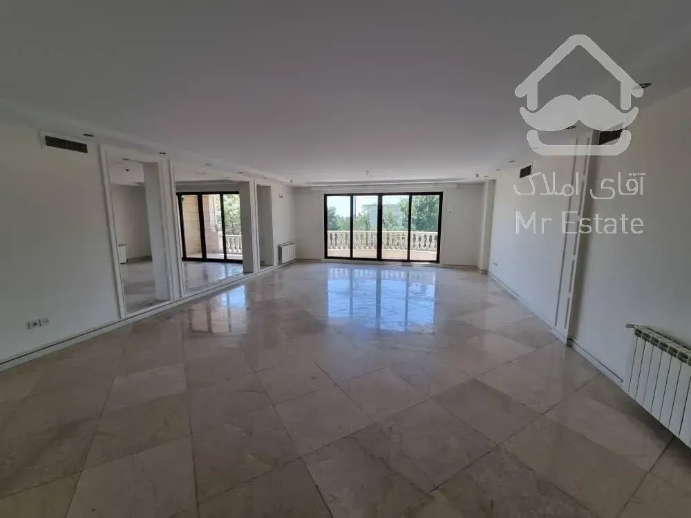 ۳۵۰ متر / ویلایی ۱ از ۲ / شهرک غرب / مارکدار / تراس قابل چیدمان / ۲P