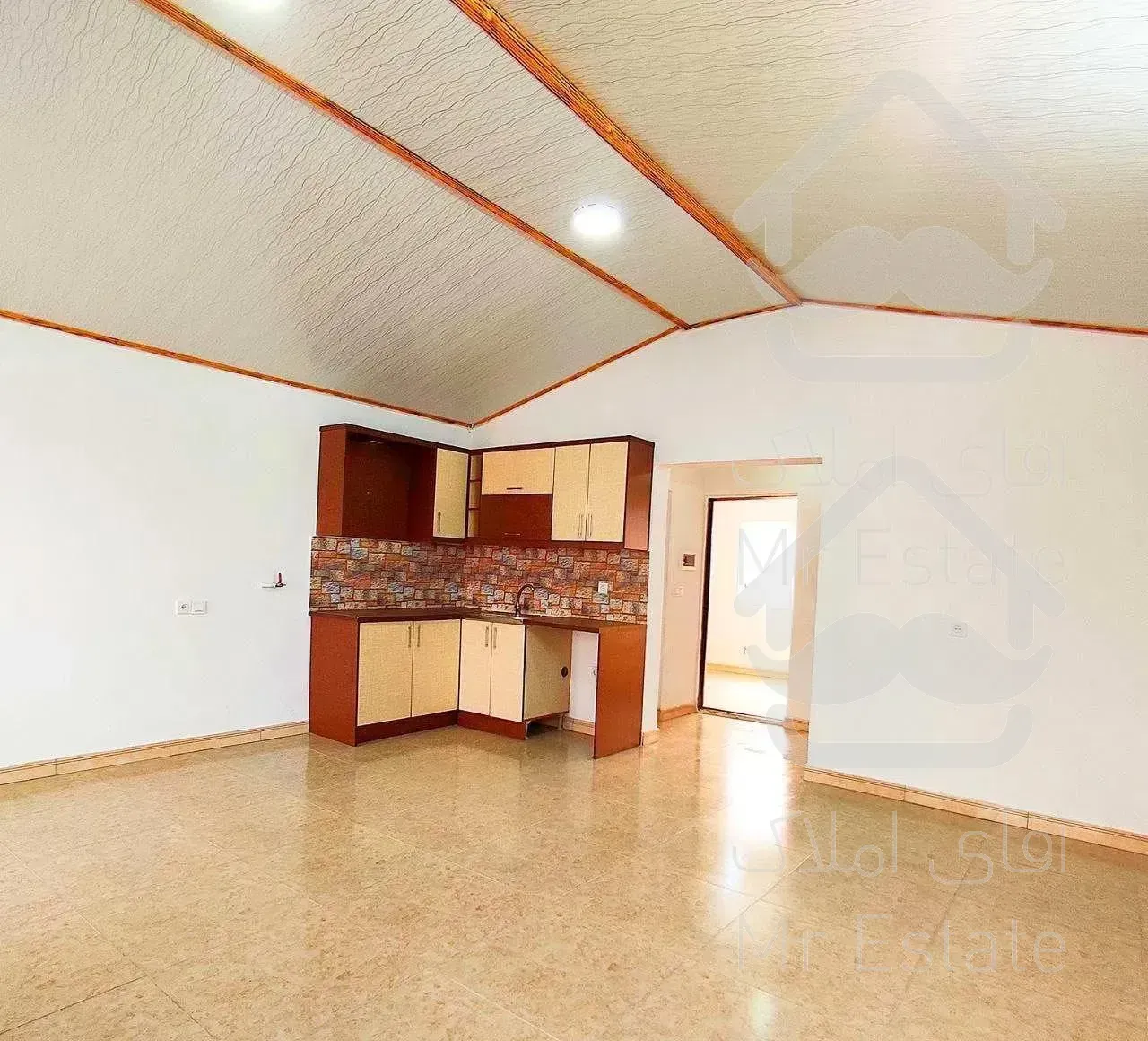 ویلا فلت، نوساز، ۸۰متری، سندار