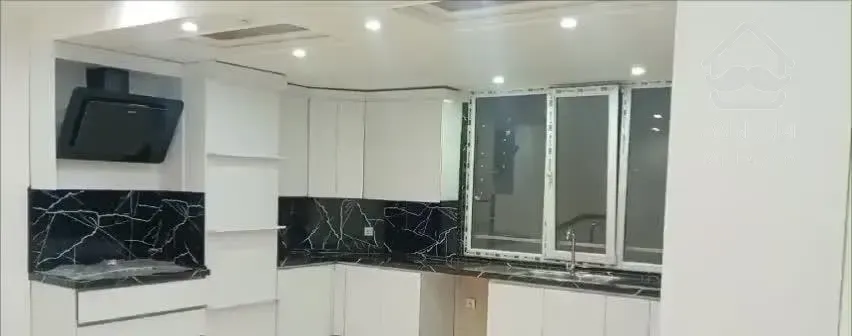 فروش آپارتمان ۱۳۶ متری ،فول امکانات،غربی ها.