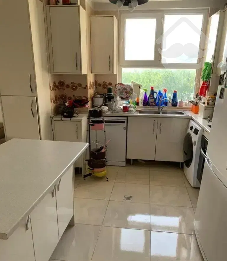 ۸۷متر ویو ابدی سالن سرتاسر پرده خور در کوهسار