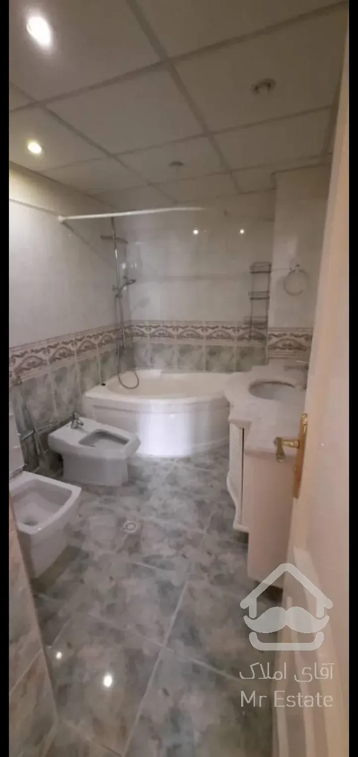 زعفرانیه ۳۰۰ متر ۴ خوابه فول مشاعات آبی لابی