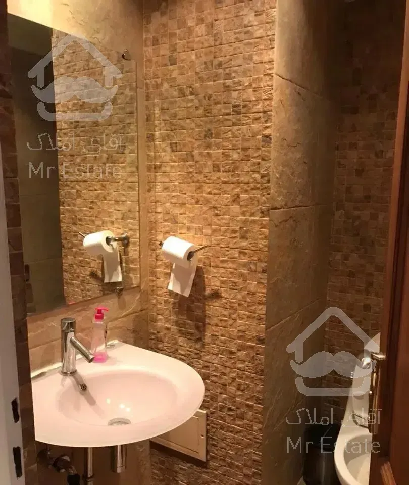 ۱۳۸ متری ۳ خ نور جنوب میرداماد ( نفت )