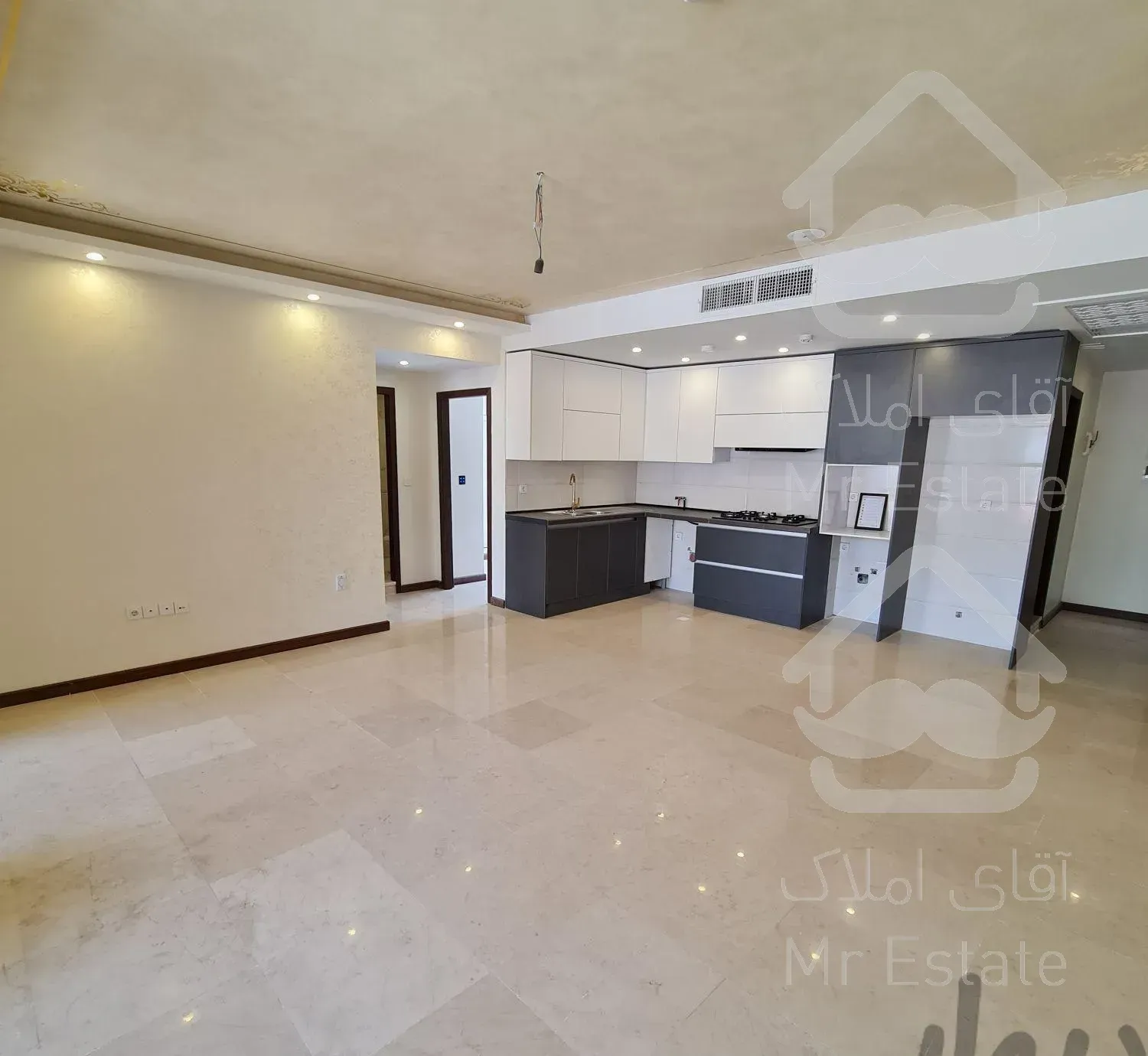 ۹۲ متر / دو خواب / ویو ابدی