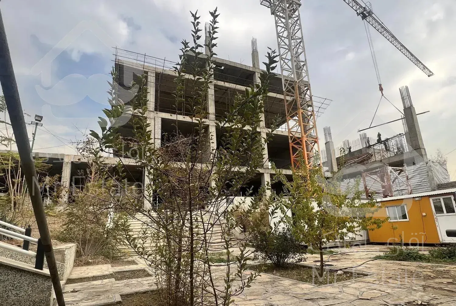 ۱۰۰متراداری/مجتمع تجاری اداری المپیاسنتر