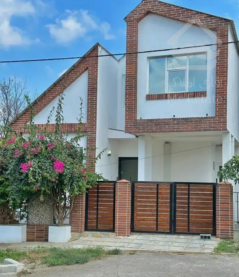 ویلاطرح دوبلکس مشجر/سندومدارک کامل/نزدیک جاده