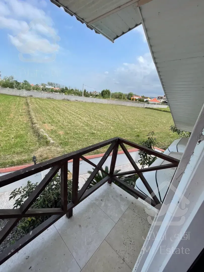 ویلا نیم پیلوت 200متری. شهرکی. غیربومی. نزدیک به دریا