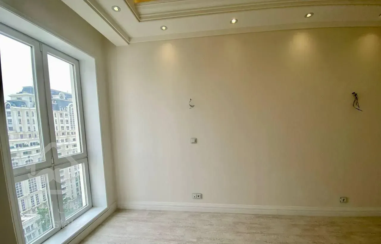 شمال امیرآباد/۱۳۰م ۳خواب لوکس/دلباز غرق نور