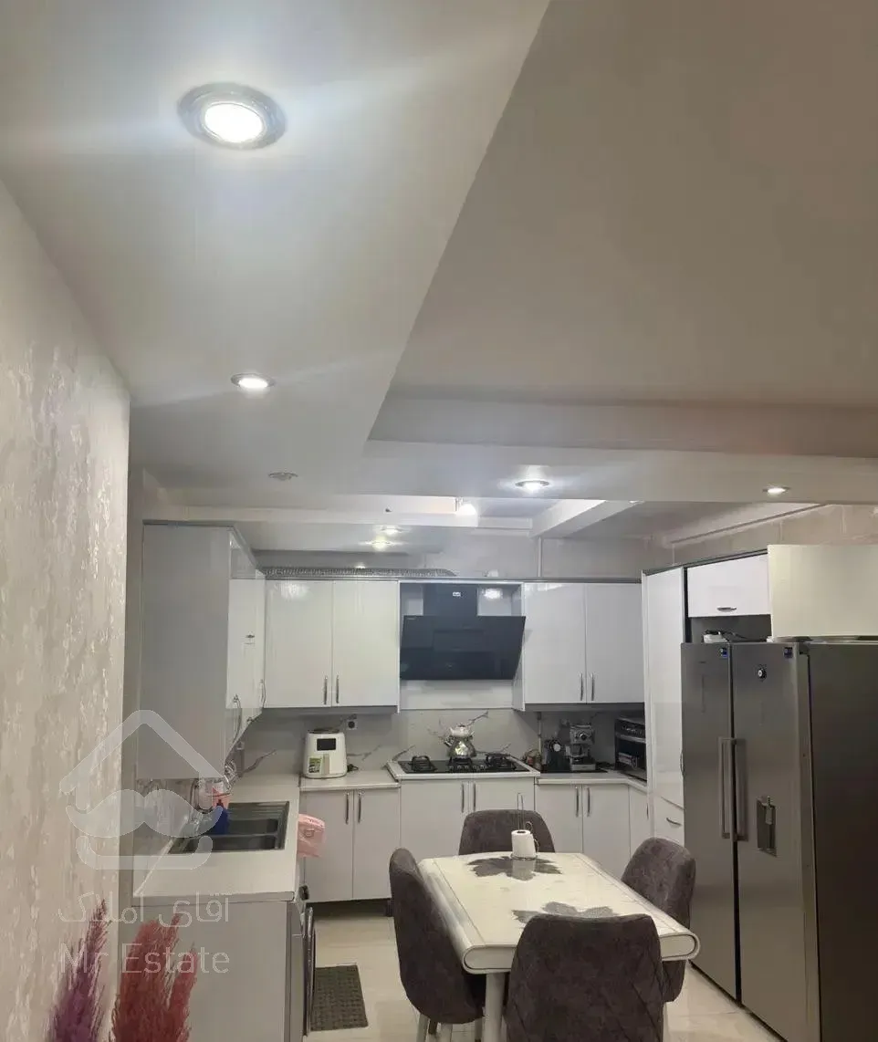 آپارتمان 101 متر/ گلستان/ اردیبهشت